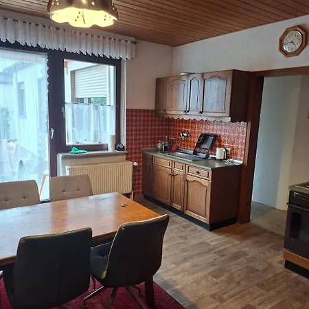 Gemuetliches Haus In Ruhiger Lage, Zentral Gelegen *